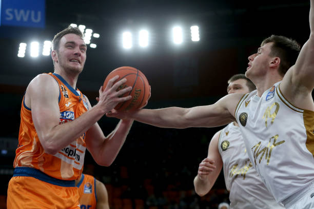 越来越多的 越来越多的