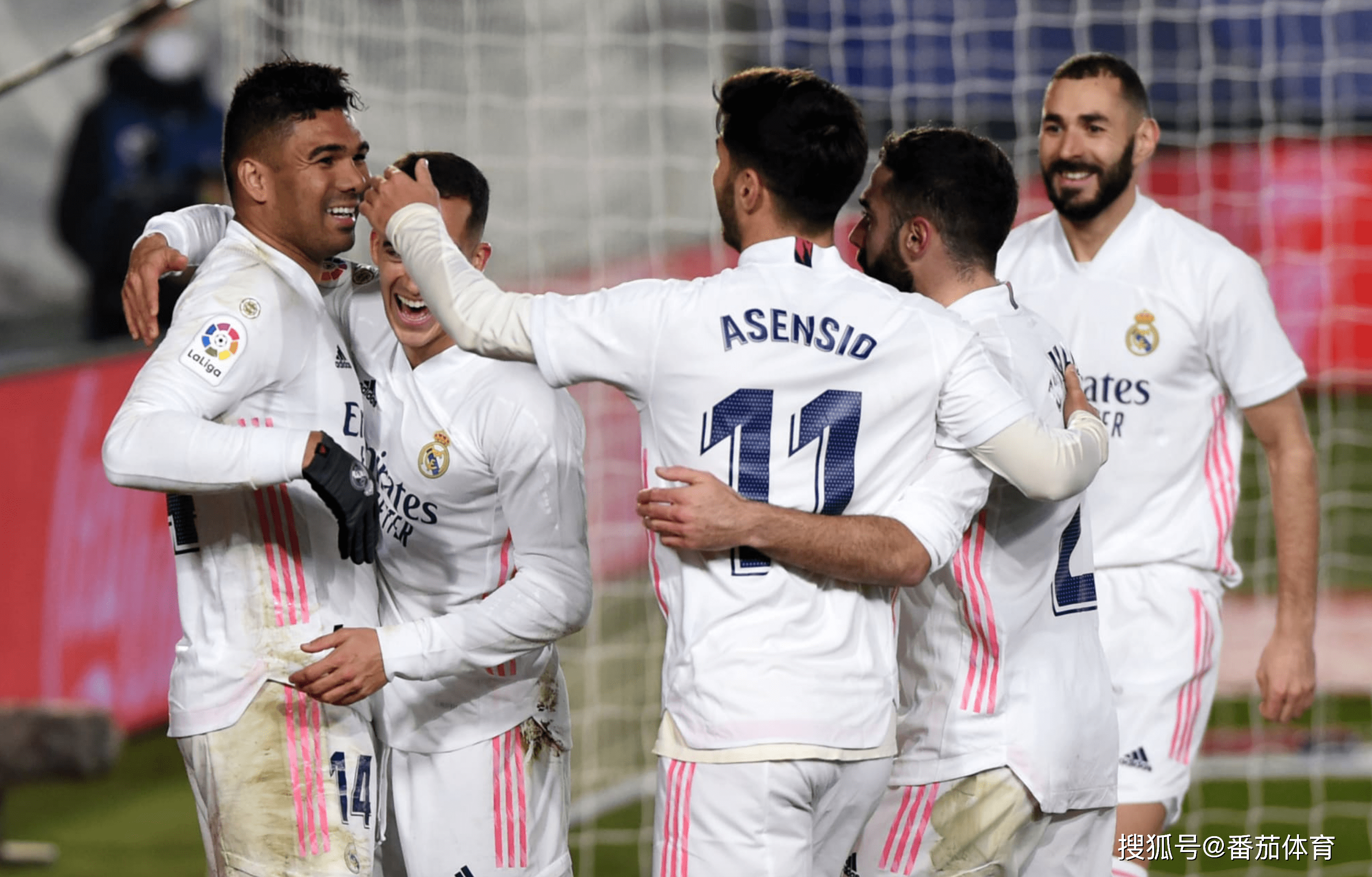 巴黎就在联 巴黎就在联