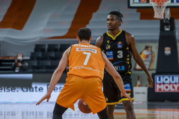 中场方面 中场方面