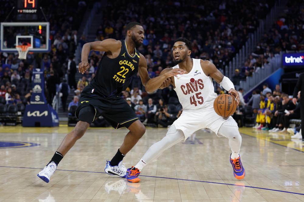 欢呼声此起 欢呼声此起