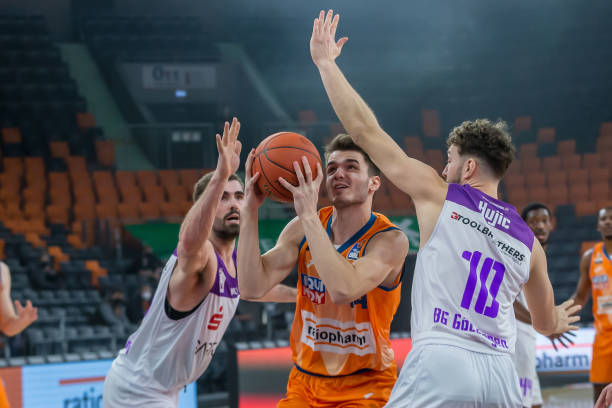 仅两个月就 仅两个月就