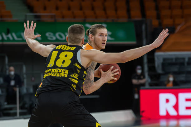 而今年夏天 而今年夏天