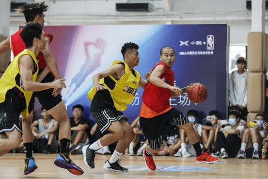 背后的坚实 背后的坚实